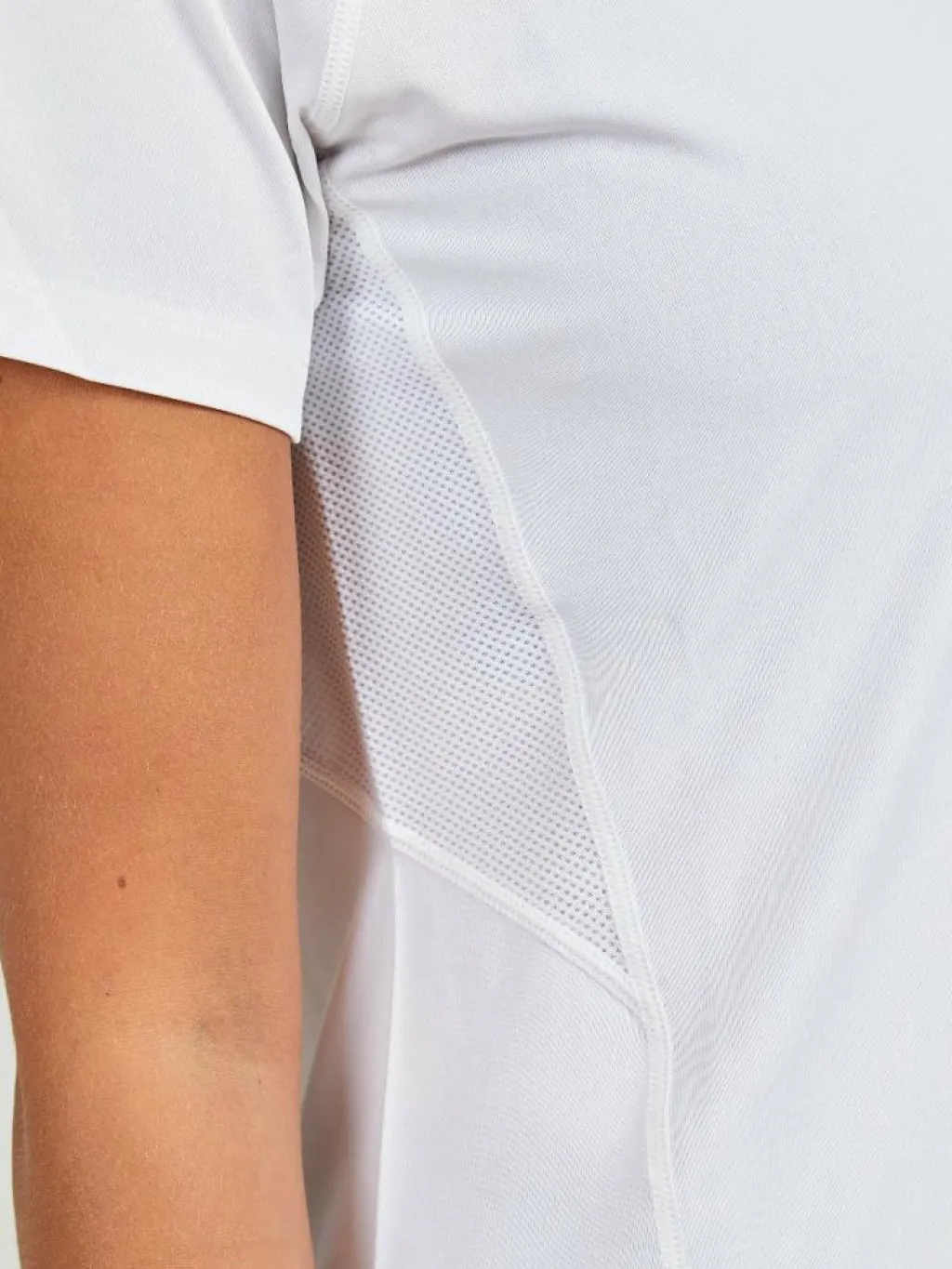 Adv Essence Ss Tee W White*Craft Clearance