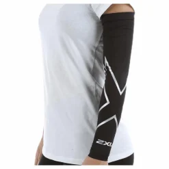 2XU Comp Arm Guard Black/Silver Svart och Silver