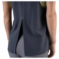 Feather Limited Tank Black*BLACC Hot
