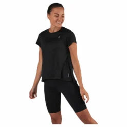 Flowing Running Tee Black*BLACC Sale