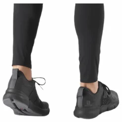 Predict Soc Black*Salomon Hot