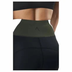 Shape Biker Shorts Green/Black*BLACC New