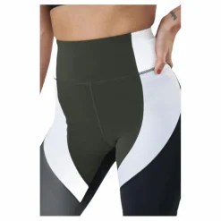 Shape Biker Shorts Green/Black*BLACC New