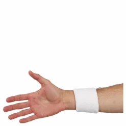 Swoosh Wristband White/Black*Nike EQ Outlet